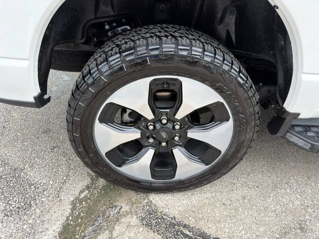 Used 2022 Ford F150 Lightning Platinum AWD/4WD image 12
