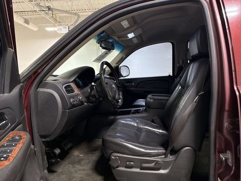 Used 2008 Chevrolet Suburban LT w/ LT Preferred Equipment Group AWD/4WD image 18