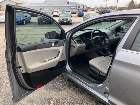 Used 2017 Hyundai Sonata SE image 8