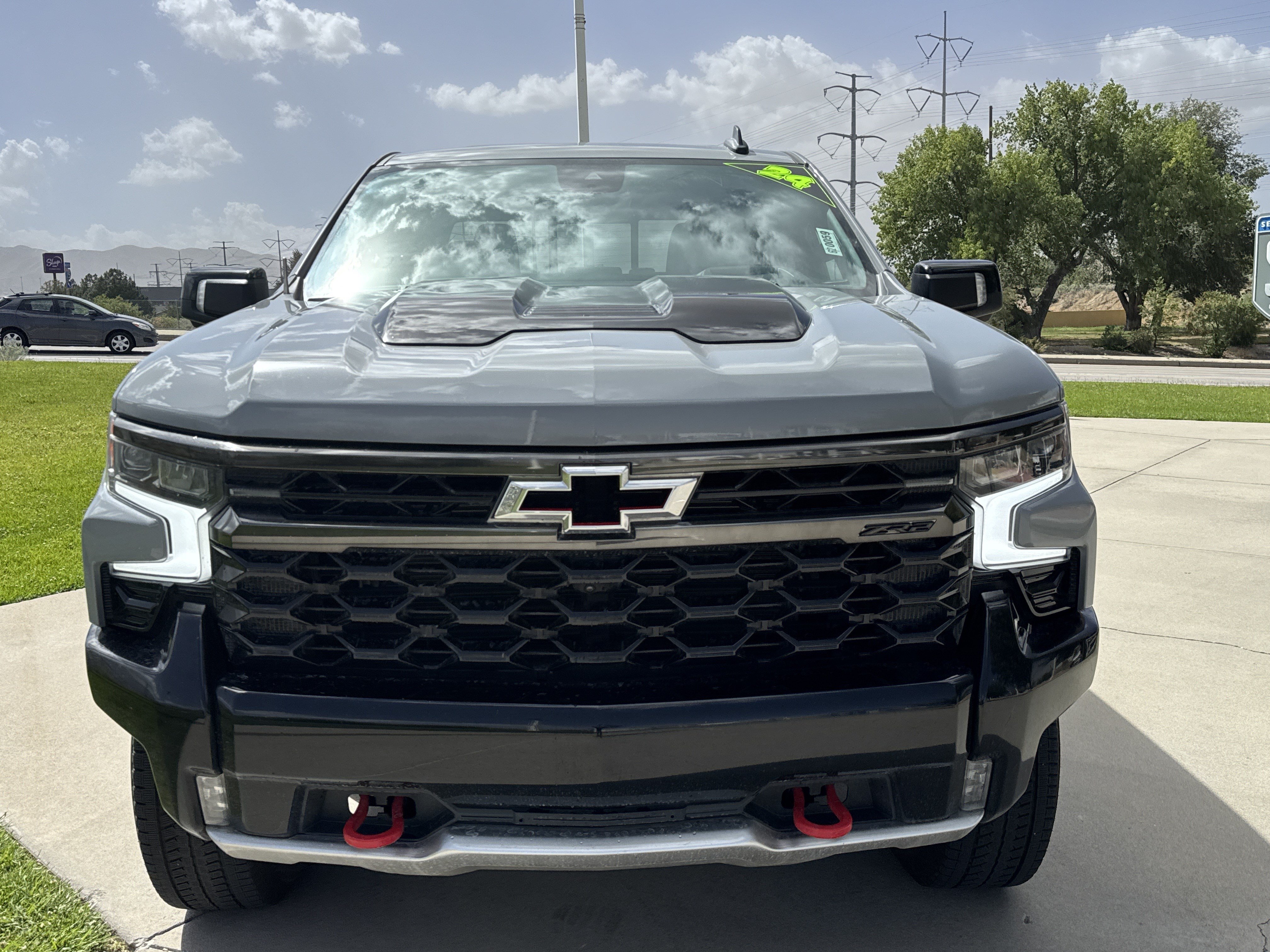 Used 2024 Chevrolet Silverado 1500 ZR2 w/ Technology Package AWD/4WD image 4