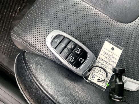 Used 2021 Hyundai Santa Fe Limited FWD image 15