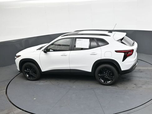 Used 2025 Chevrolet Trax ACTIV w/ Sunroof Package image 28