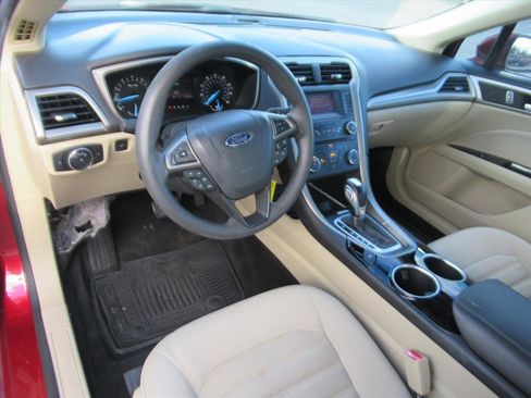 Used 2013 Ford Fusion SE image 15