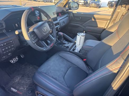 Used 2025 Toyota Tacoma TRD Pro AWD/4WD image 19