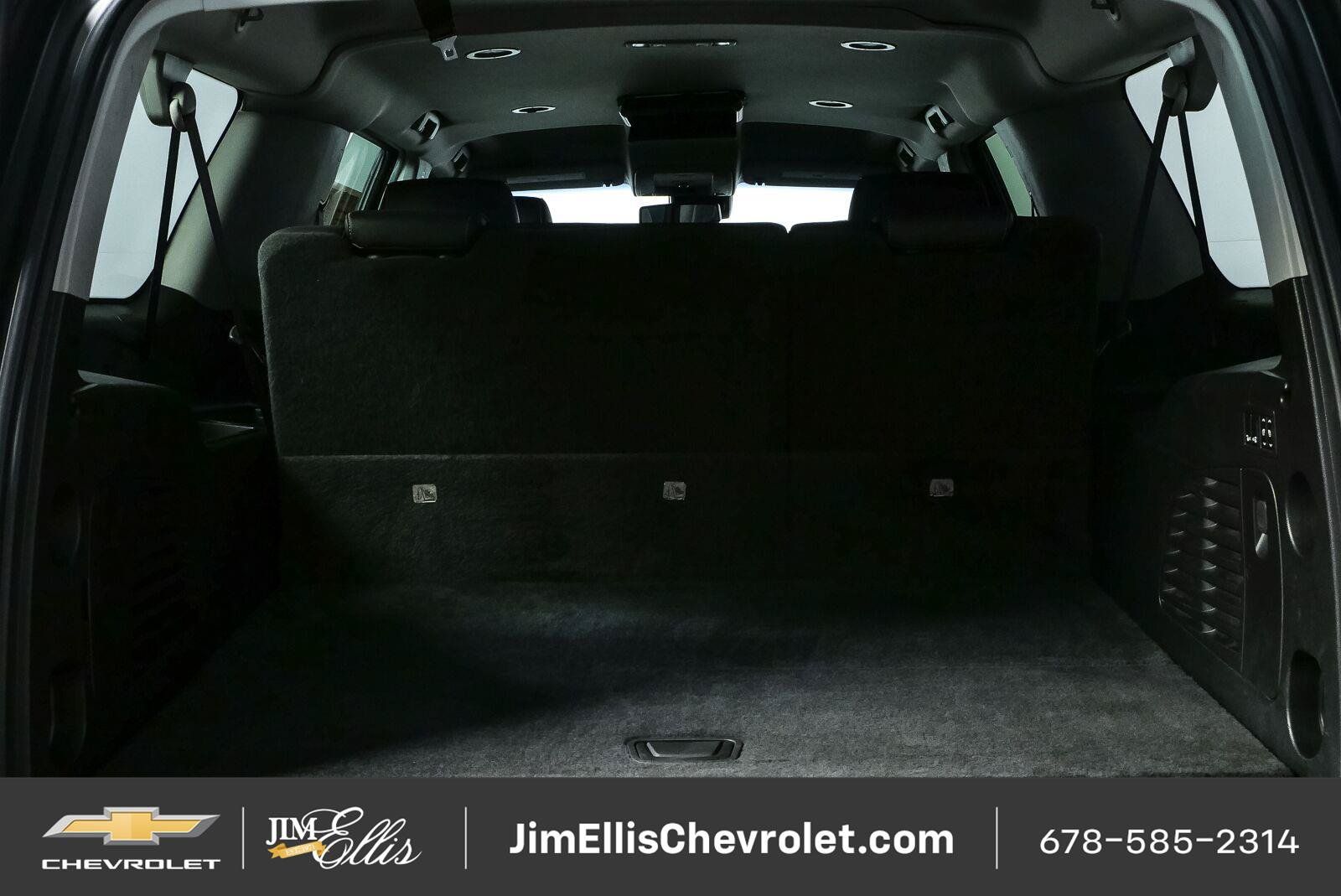 Used 2018 Chevrolet Suburban LT w/ LT Signature Package RWD image 28