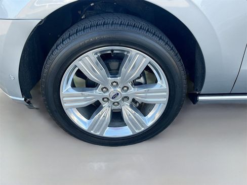 Used 2024 Ford Expedition Platinum image 34