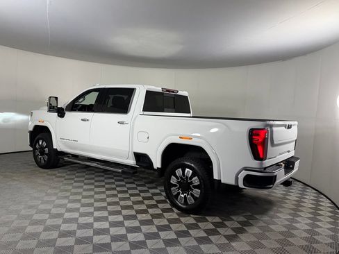 Used 2024 GMC Sierra 2500 Denali AWD/4WD image 8