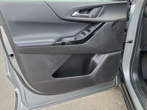 Used 2025 Chevrolet Equinox LT FWD image 16