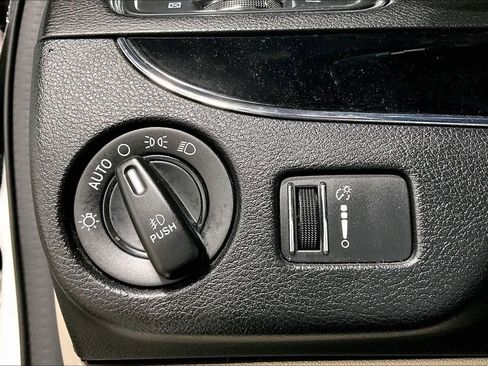 Used 2020 Dodge Grand Caravan SXT image 16