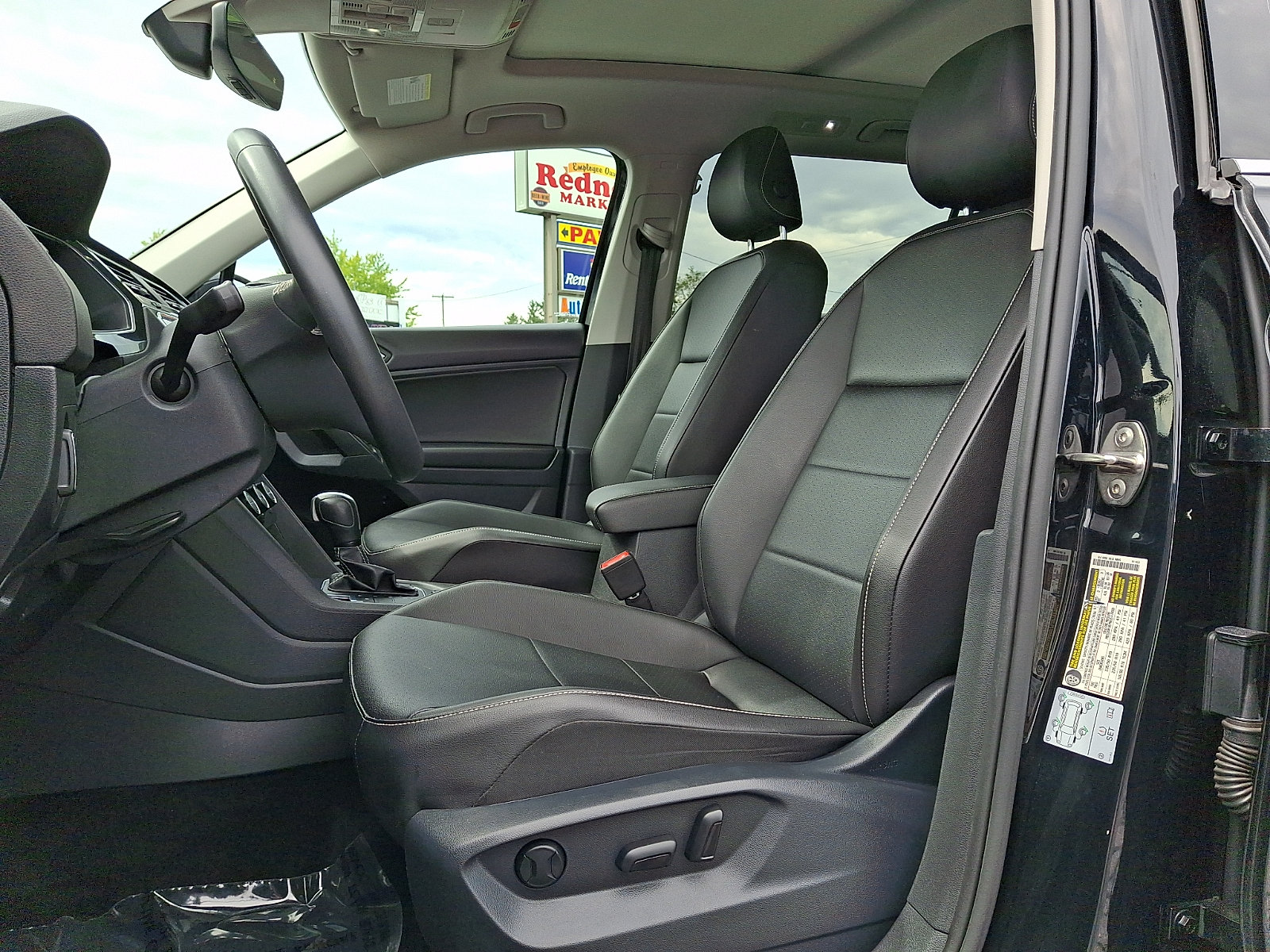 Used 2021 Volkswagen Tiguan SEL AWD/4WD image 13