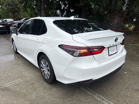 Used 2022 Toyota Camry LE FWD image 8