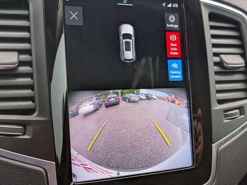 Used 2023 Volvo XC90 T8 Core AWD/4WD image 19