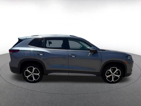Used 2026 Volkswagen Tiguan SE AWD/4WD image 13