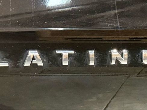 Used 2019 Ford Expedition Platinum image 12