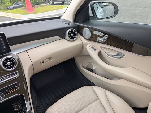 Used 2021 Mercedes-Benz C 300 Sedan image 16