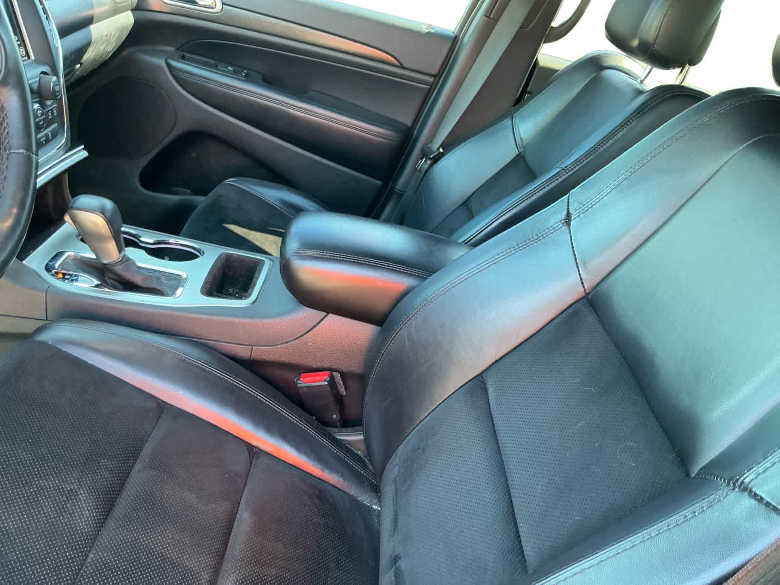Used 2018 Jeep Grand Cherokee Altitude AWD/4WD image 9