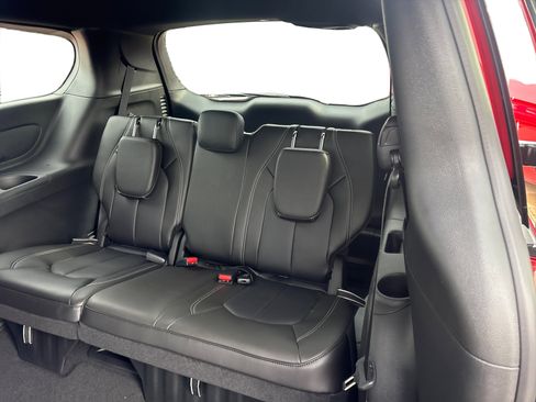 New 2026 Chrysler Pacifica Select image 27