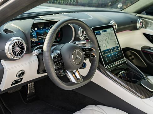 Used 2025 Mercedes-Benz AMG GT 63 image 10