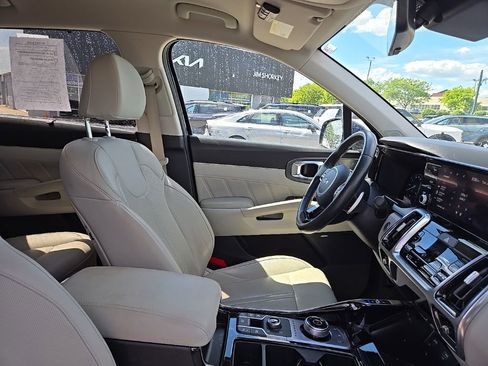 Certified 2023 Kia Sorento SX Prestige AWD/4WD image 36