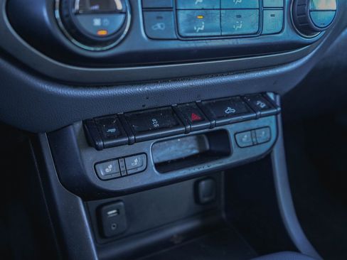 Used 2016 Chevrolet Colorado Z71 image 13