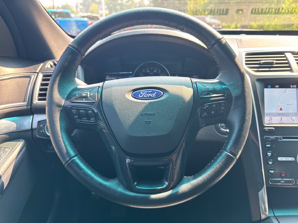 Used 2018 Ford Explorer Sport AWD/4WD image 15