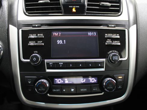 Used 2017 Nissan Altima 2.5 SV image 14