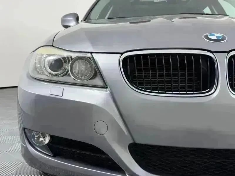 Used 2011 BMW 328i xDrive Wagon AWD/4WD image 4