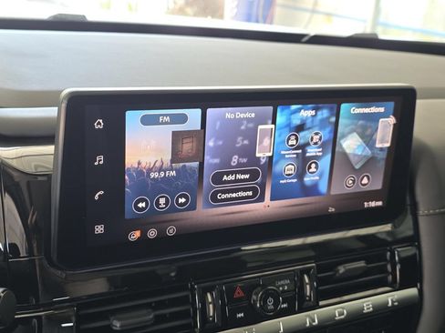 New 2026 Nissan Pathfinder SV w/ SV Premium Package FWD image 20