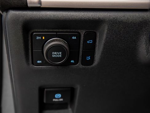 Used 2025 Ford Expedition Active AWD/4WD image 44