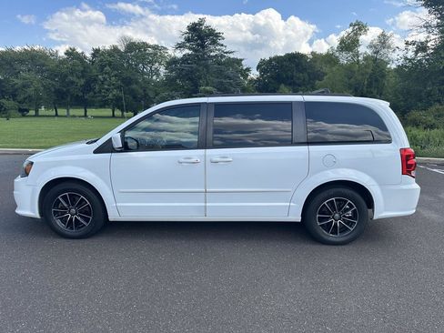 Used 2016 Dodge Grand Caravan R/T FWD image 10