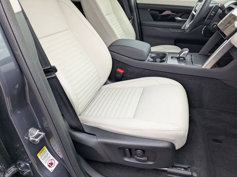 Used 2025 Land Rover Discovery Sport S image 18