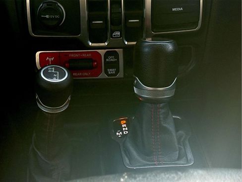 Used 2021 Jeep Gladiator Rubicon AWD/4WD image 24