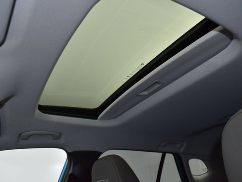 Used 2025 Chevrolet Trax ACTIV w/ Sunroof Package FWD image 17