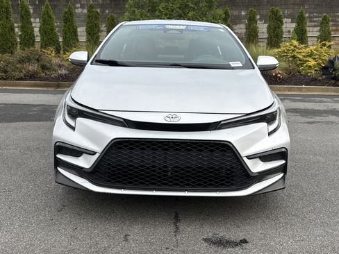 Used 2024 Toyota Corolla SE image 3