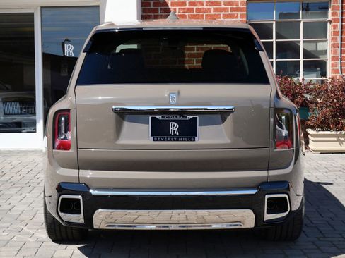 New 2026 Rolls-Royce Cullinan AWD/4WD image 21