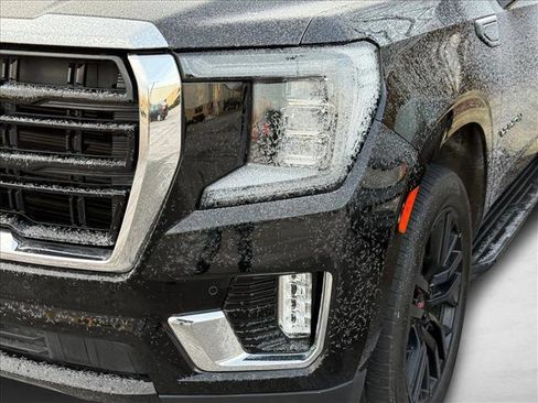 Used 2023 GMC Yukon SLE w/ Gmc Pro Safety Plus Package image 9