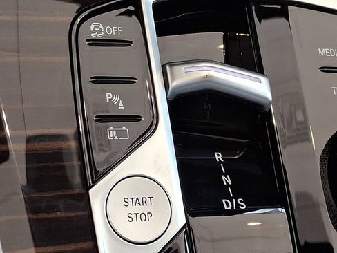 Certified 2025 BMW X5 xDrive50e image 27