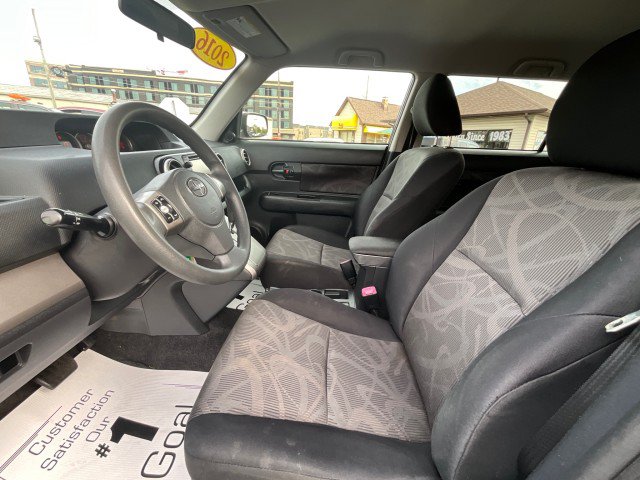 Used 2015 Scion xB FWD image 15