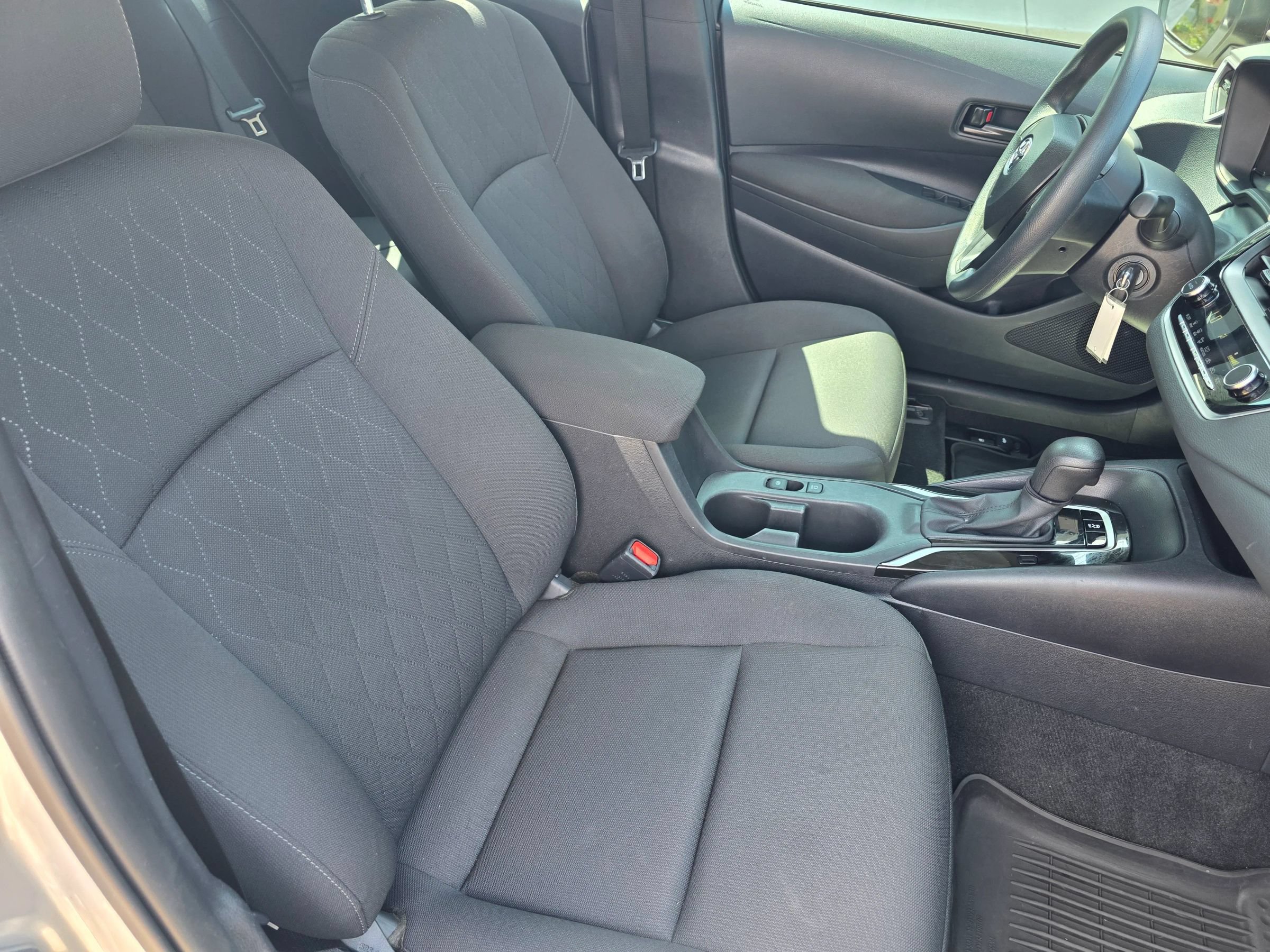 Used 2025 Toyota Corolla LE FWD image 7