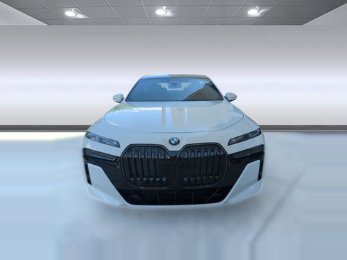 Used 2026 BMW 760i xDrive AWD/4WD image 6