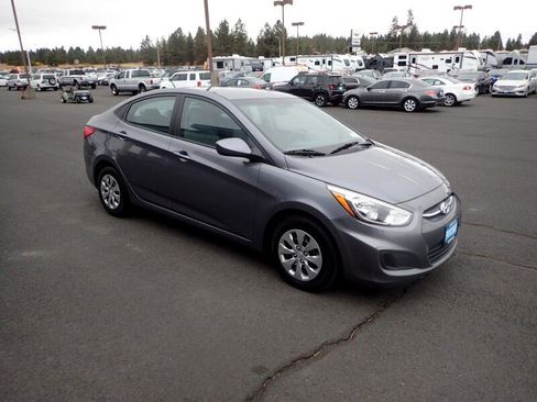 Used 2017 Hyundai Accent SE image 7