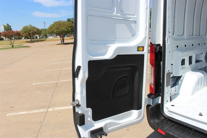Used 2026 Ford Transit 250 148 Medium Roof RWD image 15