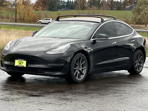 Used 2018 Tesla Model 3 Mid Range image 8