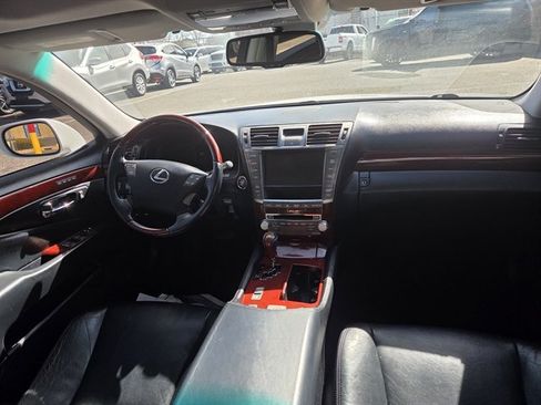 Used 2011 Lexus LS 460 AWD w/ Comfort Pkg image 5