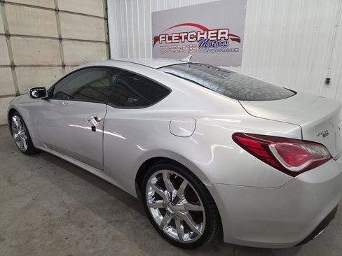 Used 2013 Hyundai Genesis 2.0T image 8