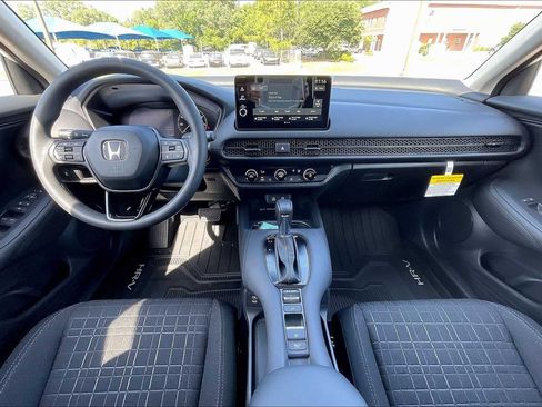 New 2026 Honda HR-V LX image 5