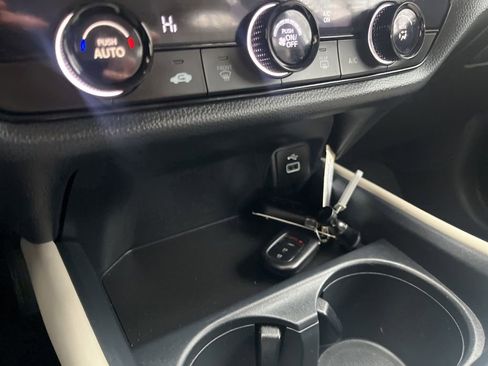 Certified 2023 Honda HR-V LX image 22