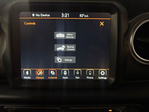 Used 2022 Jeep Wrangler Unlimited Sahara AWD/4WD image 30