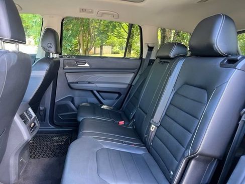 Used 2022 Volkswagen Atlas SEL Premium AWD/4WD image 17