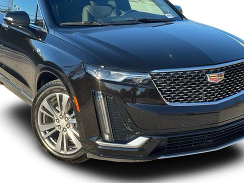 Certified 2025 Cadillac XT6 Premium Luxury image 7